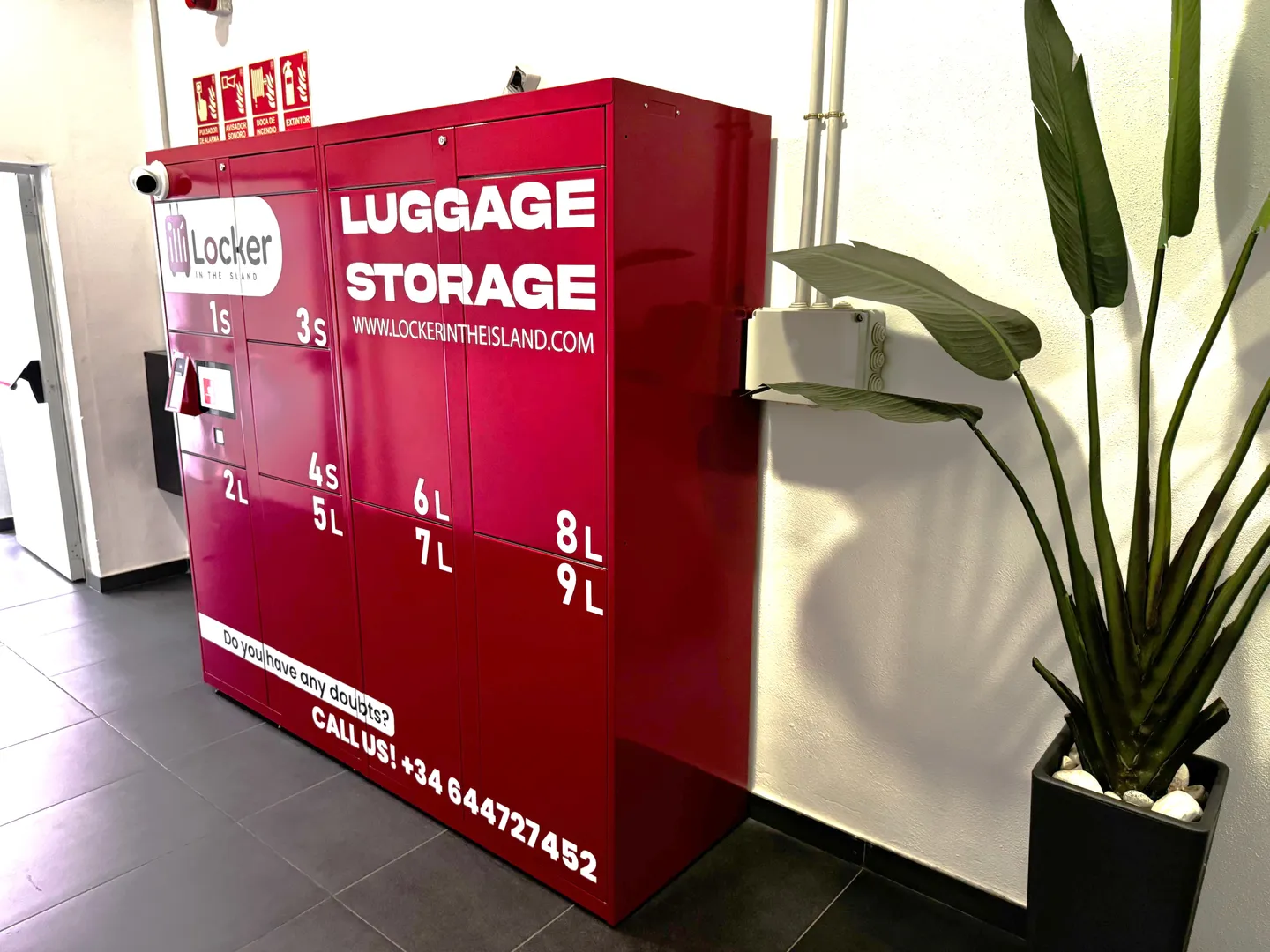 Consigna de equipaje Locker in the Island con taquillas de varios tamaños en Duke Shops, Costa Adeje